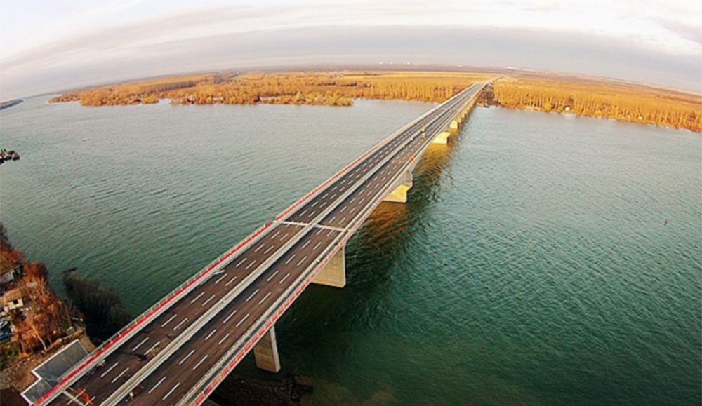 FOTO 1 Most Mihajla Pupina preko Dunava